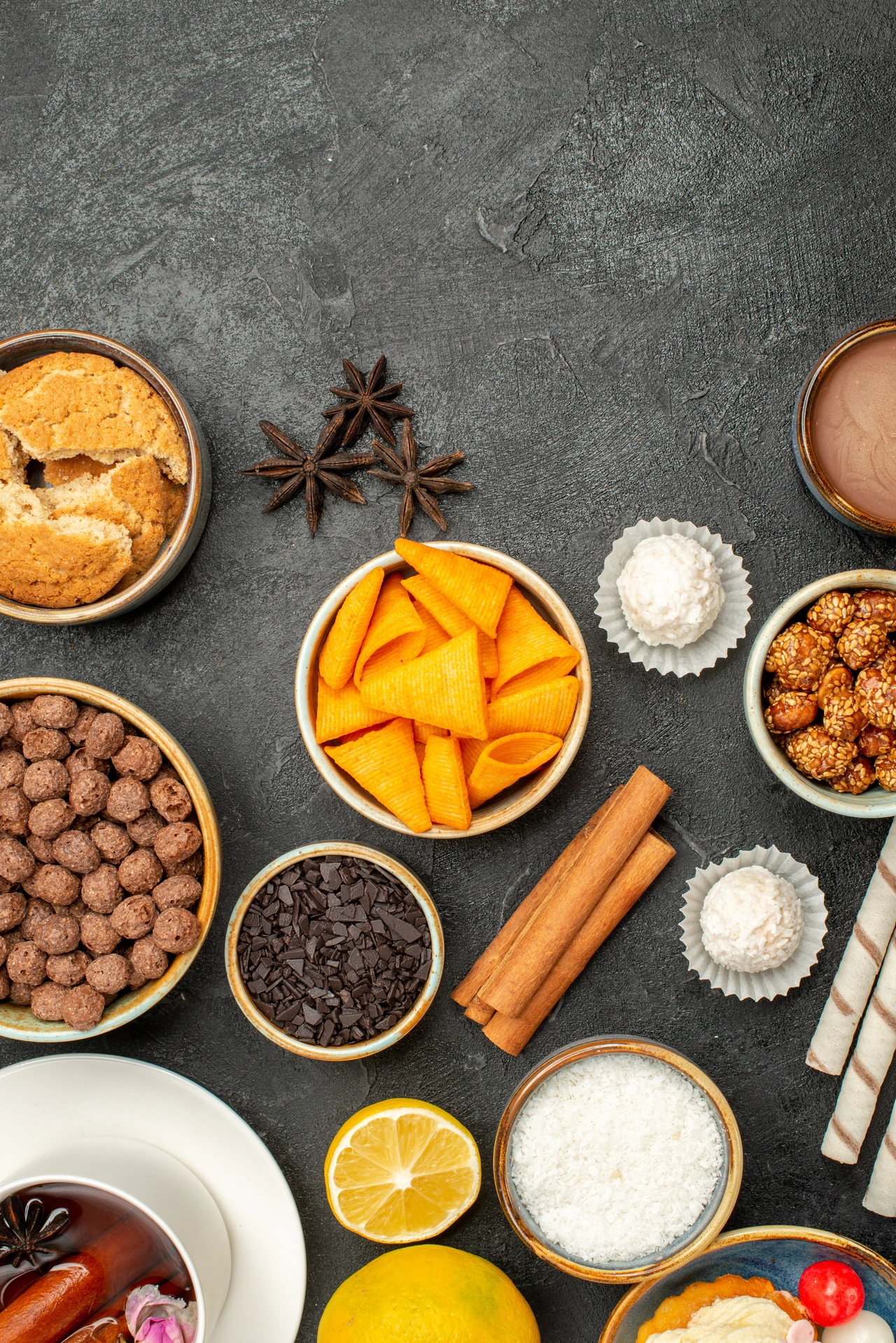 Evita questi snack salati: aggravano l’infiammazione articolare più di quanto pensi