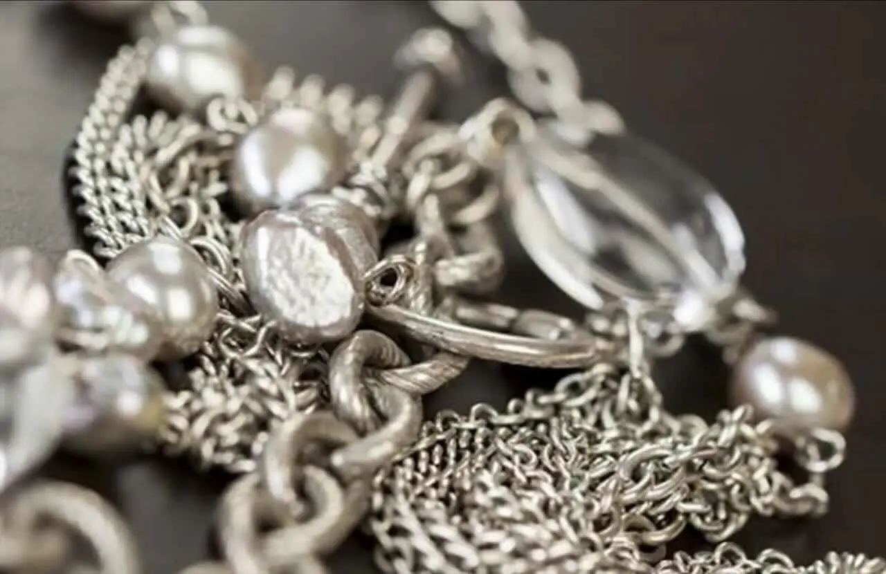 Argento usato: quanto vale davvero e da cosa dipende il suo prezzo oggi?